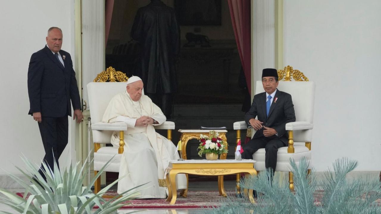 Paus Fransiskus bertemu Jokowi di Istana Merdeka