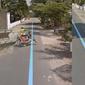 Pemotor terjatuh terekam Google Street View (Instagram/@fari.sen)