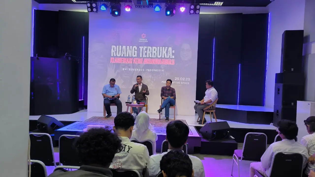 Diskusi Sinergi Indonesia bertajuk 'Klarifikasi atau #Kaburajadulu' di Jakarta Pusat, Selasa (25/2/2025) (Istimewa)
