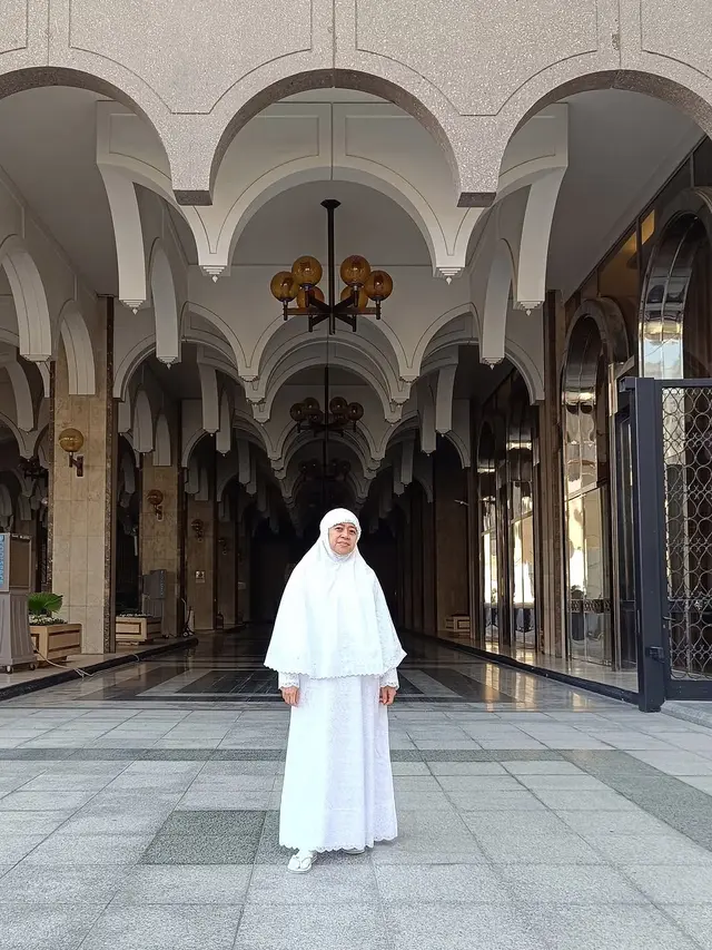 7 Potret Megawati Soekarnoputri dan Puan Maharani Umrah, Doakan Bangsa Indonesia