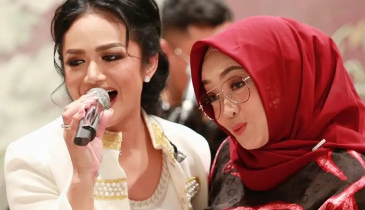 (Instagram/krisdayantilemos)