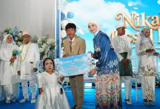 Sebanyak 28 pasangan mengikuti program Nikah Massal Partai Amanat Nasional (PAN) di Gedung ISTN Jagakarsa, Jakarta Selatan, Sabtu (10/10/2026).