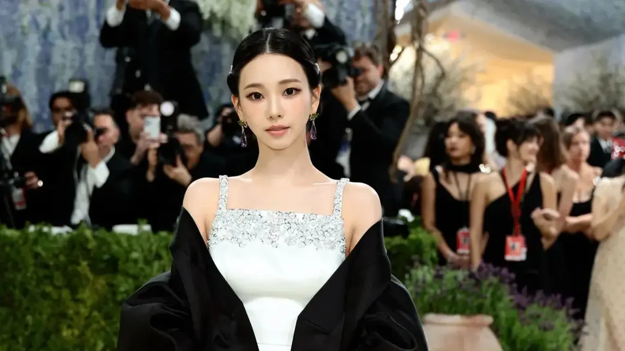 Debut di Met Gala 2026, Karina aespa Pakai Gaun Prada yang Terinspirasi Hanbok Tradisional Korea