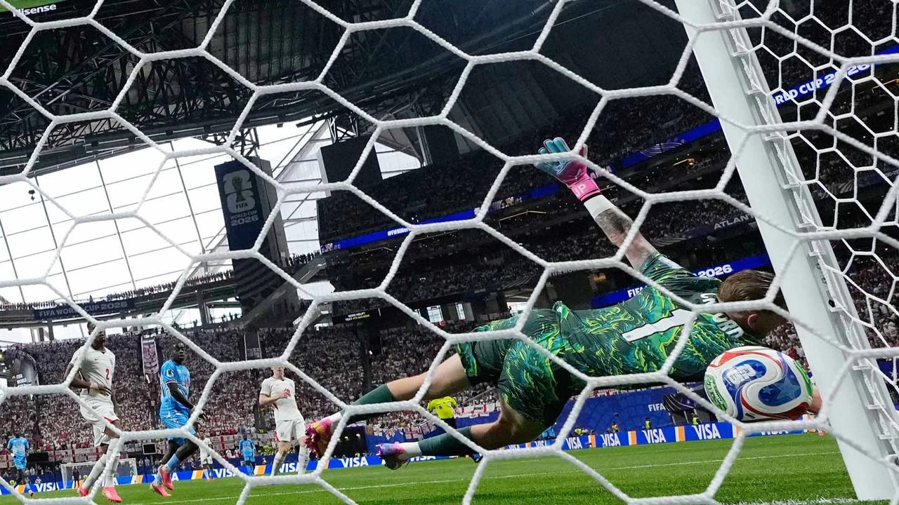 FOTO: Inggris Bangkit Singkirkan RD Kongo