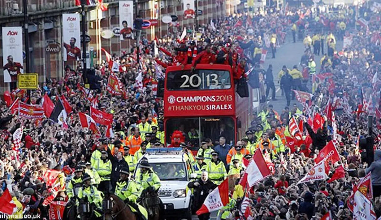 Parade kemenangan Manchester United di kota Manchester, Inggris.
