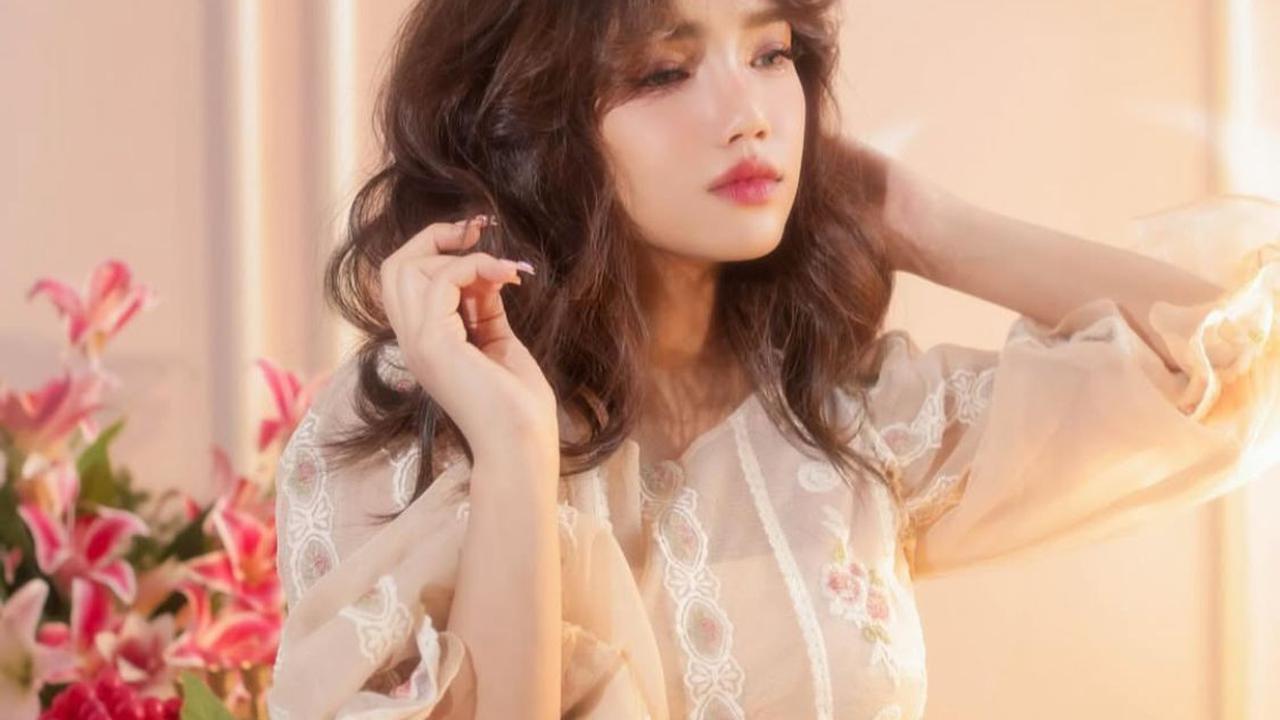 Fuji Ajak Nostalgia Lewat Foto Lawas dengan Rambut Ikal, Netizen Terkesima