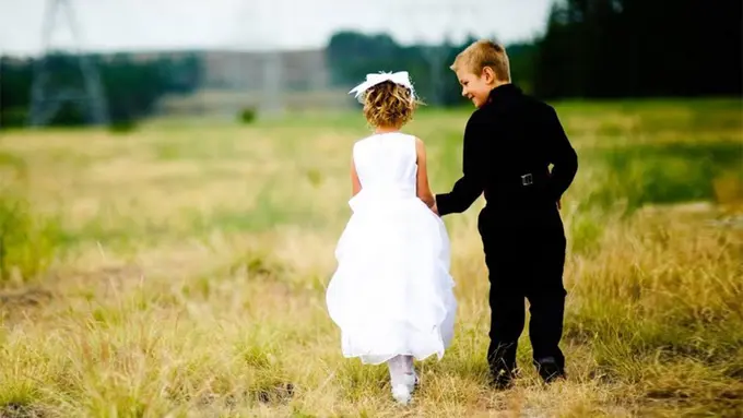 10 Hal yang Menandakan Kalau Cara 'PDKT'-mu Seperti Anak SMP