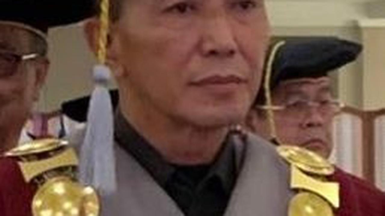Dulu Berseragam Jenderal Pegang Komando Kodam, Kini Mayjen TNI ini Kenakan Toga Pimpin Sidang Disertasi Calon Doktor