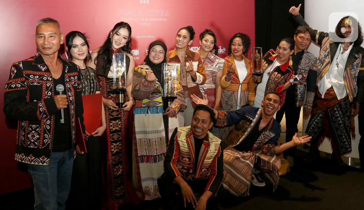 Piala Citra dianggap sebagai simbol tertinggi dalam penghargaan perfilman di Indonesia, menjadi prestasi bergengsi bagi insan perfilman tanah air.