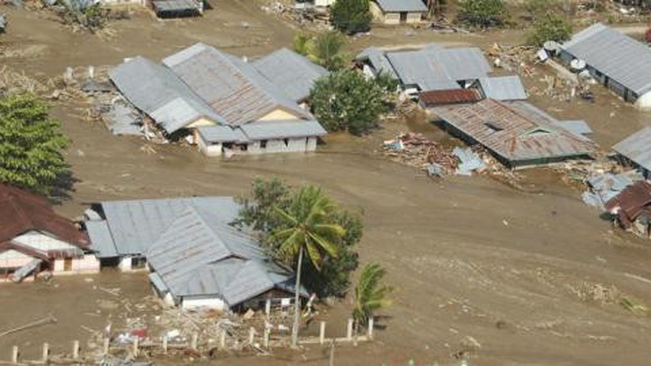 Banjir & longsor terjang Cilacap, 1 tewas, 1.000 rumah terendam