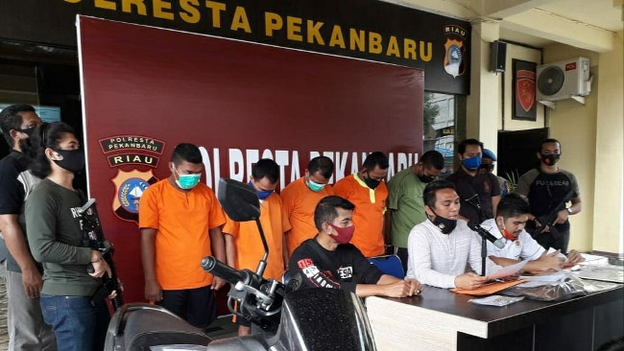 Lima penculik dan penyandera seorang pria di Pekanbaru berlatar hutang Rp200 juta.