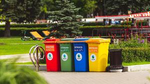Tren Lazy Economy China: Bayar Orang Cuma Buat Buang Sampah