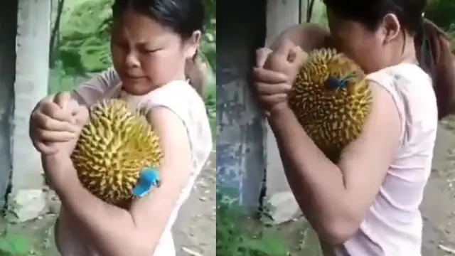 belah duren dengan tangan kosong