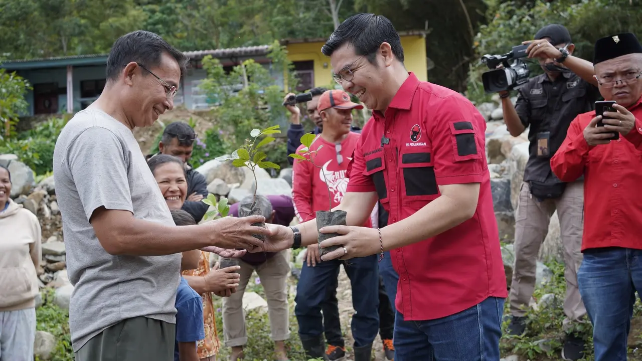Anggota Komisi VII DPR RI, Bane Raja Manalu