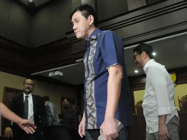 Mantan Presiden Direktur PT Agung Podomoro Land, Ariesman Widjaja usai menjalani Sidang Vonis di  Pengadilan Tipikor Jakarta, Kamis (1/9). (Liputan6.com/Helmi Afandi) 