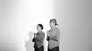 Tampilan Athina Papadimitriou dan Rio Haryanto yang tampil begitu bersahaja dalam foto prewedding. [Foto: Instagram/ Bridestory/ Foto by: @leonardiwedding]