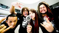 Ryo-kun, gitaris band Jepang Maximum The Hormone dirawat di rumah sakit setelah menderita meningitis.