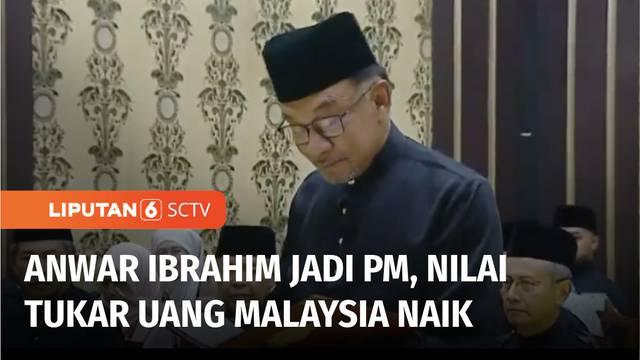 Anwar Ibrahim diambil sumpah sebagai Perdana Menteri ke-10 Malaysia. Pelantikan Anwar Ibrahim diikuti dengan kenaikan nilai tukar mata uang Malaysia, terhadap dolar Amerika Serikat.