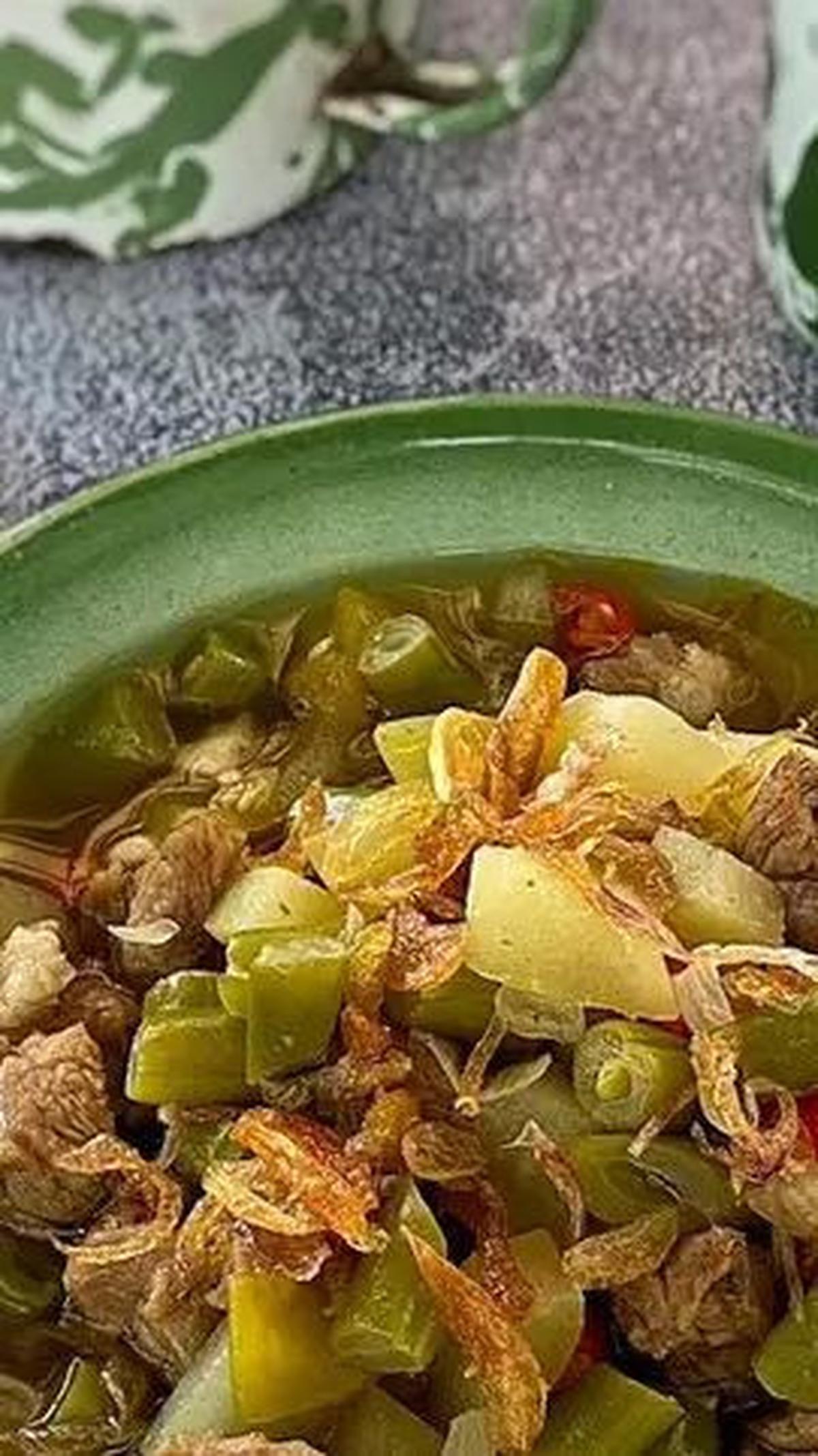 5. Sayur Asem Jawa Daging