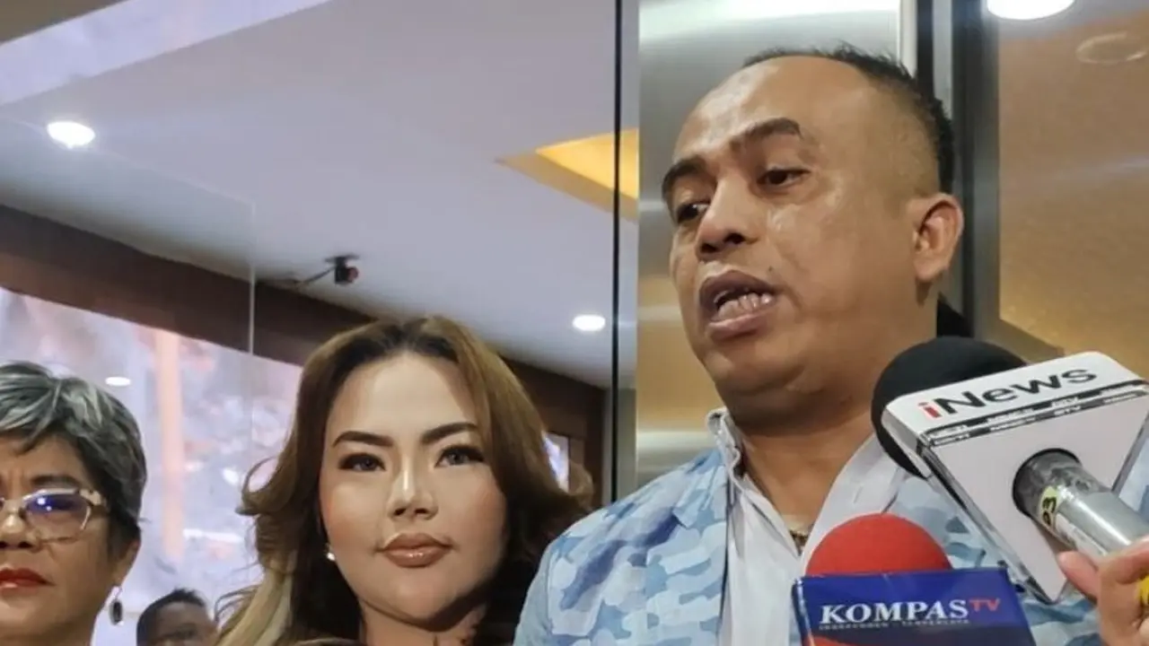 Selebgram Lisa Mariana memenuhi panggilan Direktorat Tindak Pidana Siber (Dittipidsiber) Bareskrim Polri terkait kasus Ridwan Kamil.