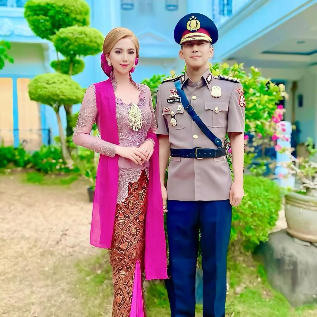 HUT Bhayangkara ke-79, Deretan Potret Romantis Heni Tania