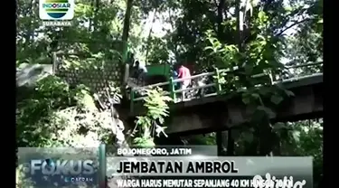 Sebuah jembatan penghubung antar dua kecamatan di Kabupaten Bojonegoro, Jawa Timur ambrol sedalam 2 meter, akibat tergerus arus air sungai di bawahnya, tidak ada korban jiwa, namun saat ini jalur tersebut hanya bisa dilalui kendaraan roda dua.