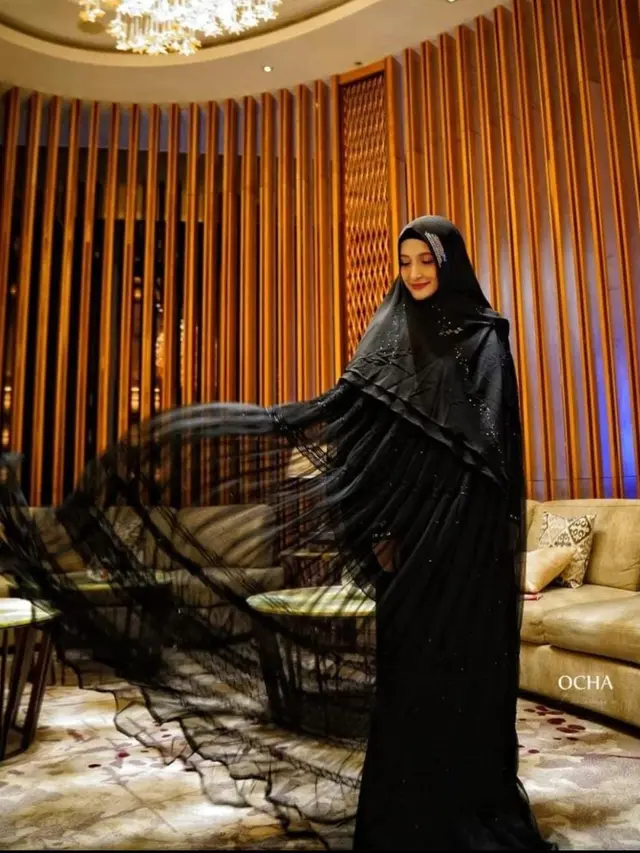 Pesona Inneke Koesherawati, Tak Lagi Muda Namun Wajahnya Tetap Meneduhkan