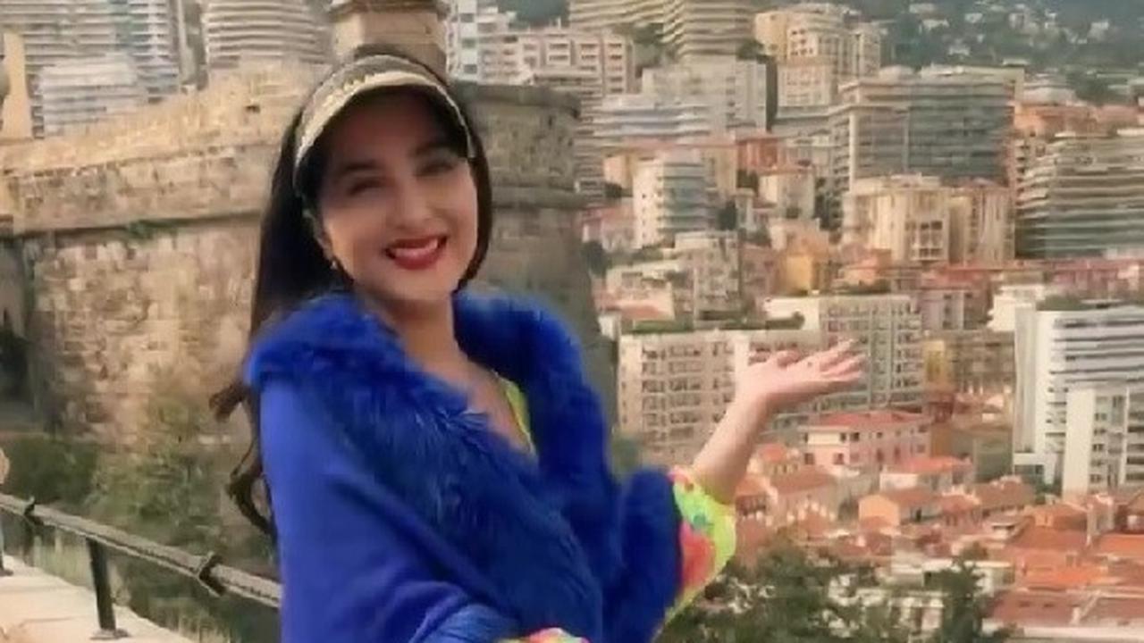 4 Potret Cantik Ashanty Liburan ke Monte Carlo, Chill Pakai Dress Kuning dengan Anggun