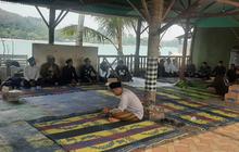 Doa Bersama di Hari Terakhir Pencarian Jurnalis dan Kru Kapal