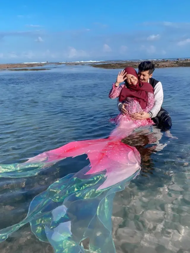 Ria Ricis Liburan di Pantai