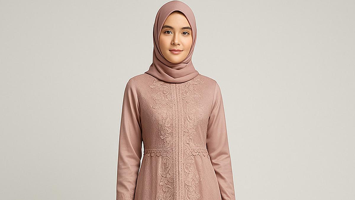 7 Model Gamis Kombinasi Renda Tempel, Manis dan Elegan untuk Tampil Anggun