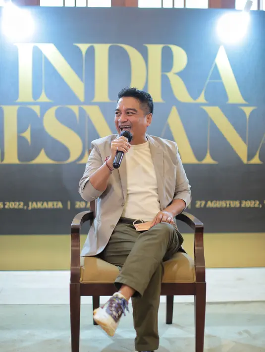 Indra Lesmana siapkan konser tunggal untuk kali pertama selama 47 tahun kariernya di musik. (Adrian Putra/Fimela.com)