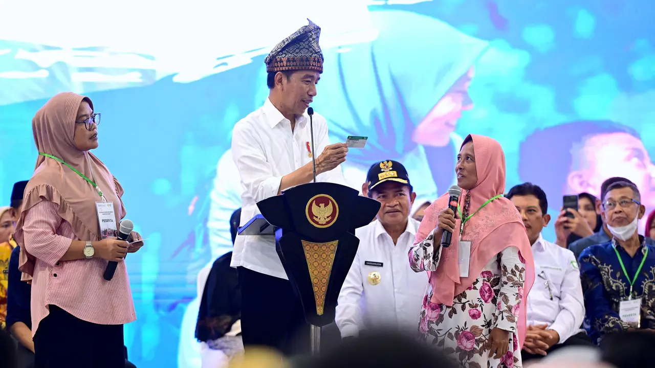 Jokowi.