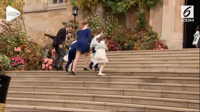 VIDEO: Gaun Cucu Ratu Elizabeth II Tersingkap di Pernikahan Putri Eugenie