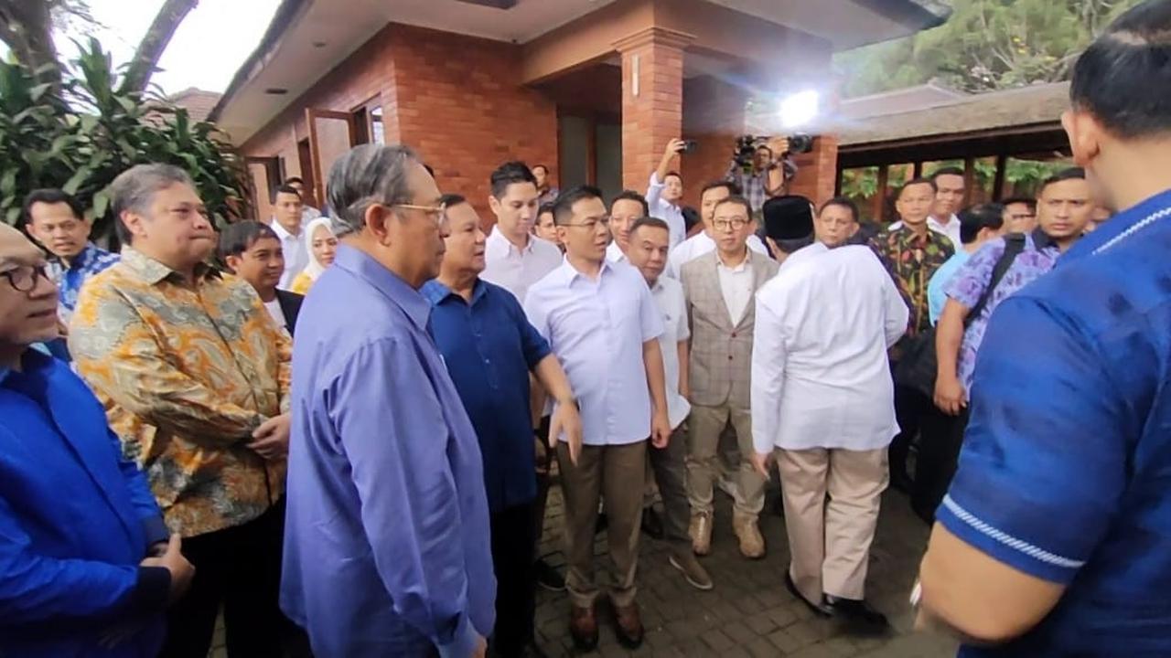 Ketua Majelis Tinggi Partai Demokrat Susilo Bambang Yudhoyono (SBY) tiba kediaman Ketua Umum Partai Gerindra Prabowo Subianto di Hambalang, Bogor, Minggu sore (17/9/2023). (Istimewa)