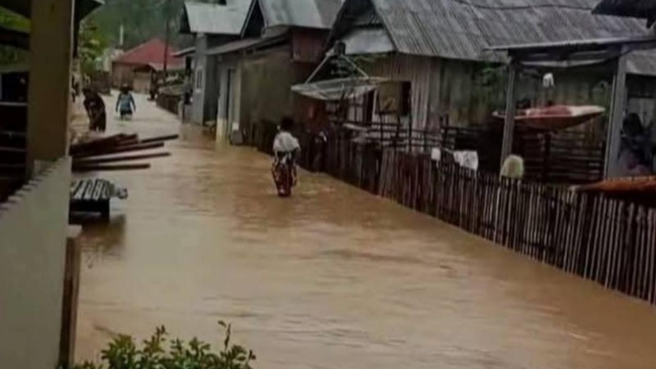 Empat Dusun di Donggala Terendam Banjir Bandang, 71 KK Terdampak dan Jembatan Putus