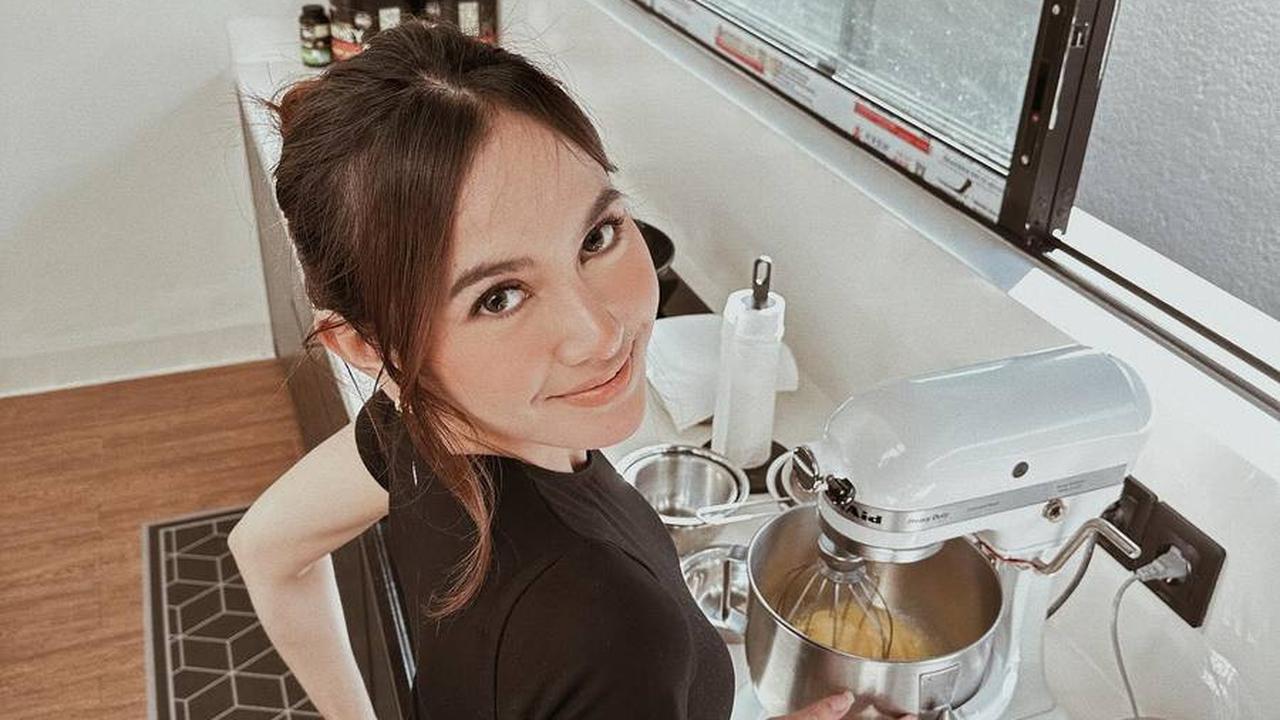 Tak hanya momen kebersamaan dengan keluarga, kemesraan Rizky Febian dan Mahalini saat di Bali juga menjadi sorotan warganet.<br><br>