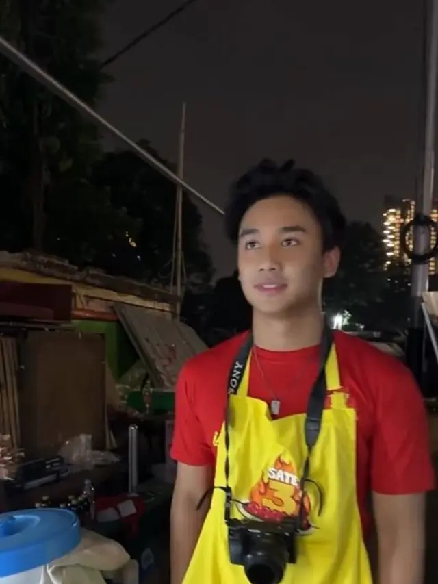 Potret Bevan Anak Nola B3 Jualan Sate di Pinggir Jalan/Instagram @riafinola