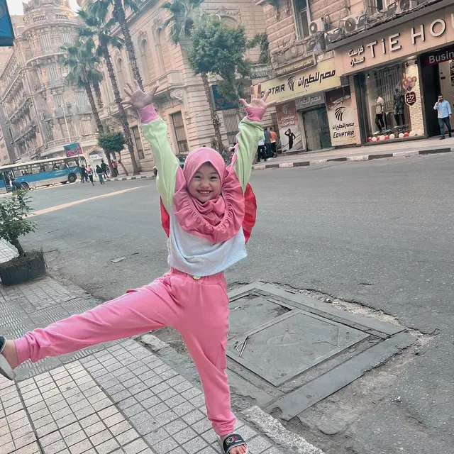 [Fimela] Maryam dan Oki Setiana Dewi