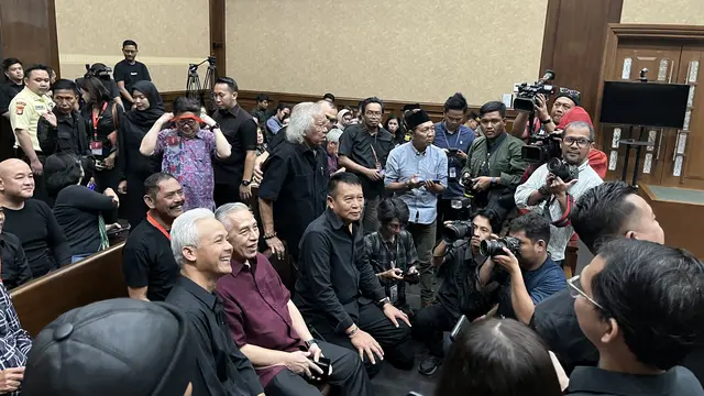Sejumlah elite PDI Perjuangan (PDIP) hadir dalam sidang lanjutan Sekjen PDIP Hasto Kristiyanto, Jumat (16/5/2025). (Liputan6.com/Radityo Priyasmoro)
