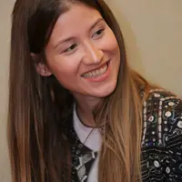 Seringnya jalan bareng, Millane Fernandez tak sungkan-sungkan untuk mengungkapkan uneg-unegnya pada Raline Shah. Karena selama ini sudah dianggap sebagai kakak sendiri. (Andy Masela/Bintang.com)