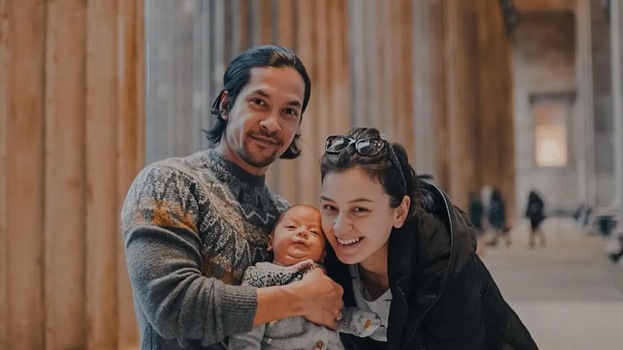 7 Momen Kimberly Ryder dan Edward Asuh Anak, Ajak Naik Bus dan Ke Museum