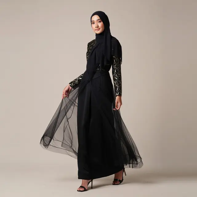 Model Gamis Hitam Mewah yang Cocok Jadi Outfit Pesta/Ilustrasi gambar oleh AI