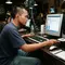10 Barang Nostalgia yang Dulu Sering Dibawa Saat Pergi ke Warnet, Bikin Kangen Masa Kecil