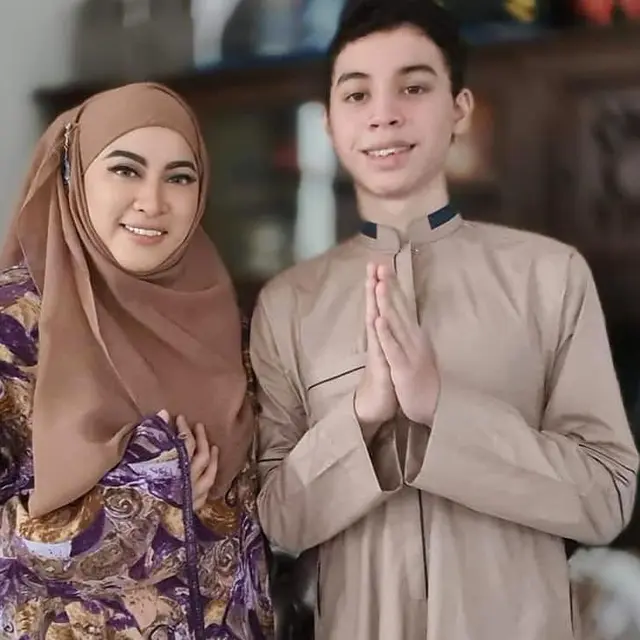 8 Anak Artis Ini Sudah Hafal Al-Qur’an di Usia Belia, Diajarkan Sejak Kecil