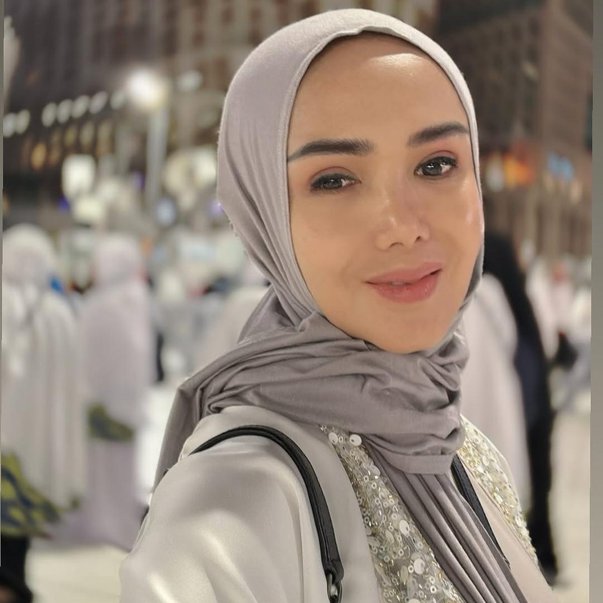 Potret Cantik Yuni Shara yang Awet Muda di Usia 52 Tahun