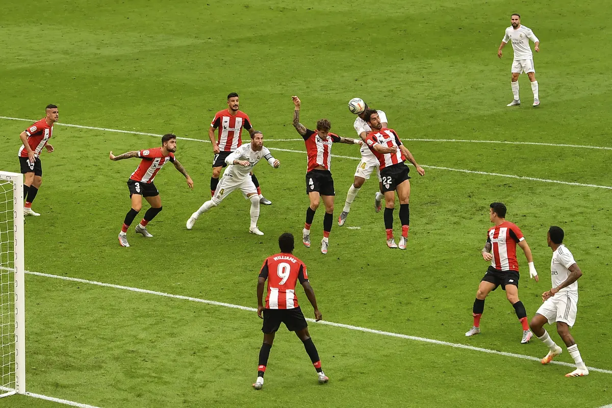 Pertandingan antara Athletic Bilbao melawan Real Madrid di Stadion San Mames, Bilbao
