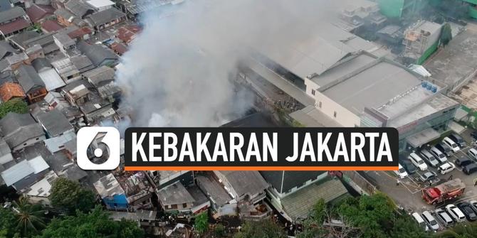 VIDEO: Kebakaran 25 Rumah di Permukiman Padat Rawamangun