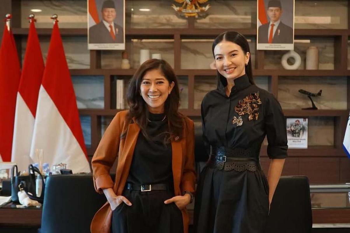 9 Potret Raline Shah Bersama Meutya Hafid, Sering Kerja Bareng Sebelum Resmi Jadi Stafsus Kementerian Komdigi