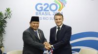 Presiden RI Prabowo Subianto melakukan pertemuan bilateral dengan Presiden Prancis Emmanuel Macron disela-sela Konferensi Tingkat Tinggi (KTT) G20 di Rio de Janeiro, Brasil, Selasa, 19 November 2024. (Dok. Tangkapan Layar Instagram @prabowo)